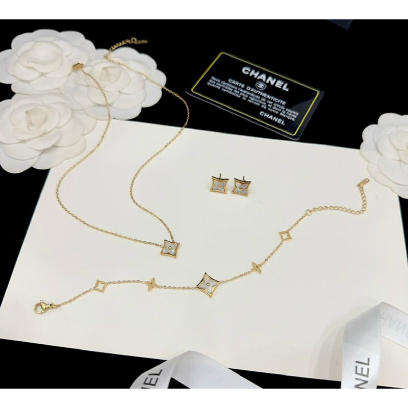 Dây chuyền Lv titan sáng đẹp bền màu ko bị đen gỉ