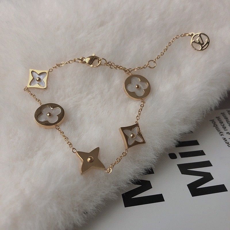 Dây chuyền Lv titan sáng đẹp bền màu ko bị đen gỉ