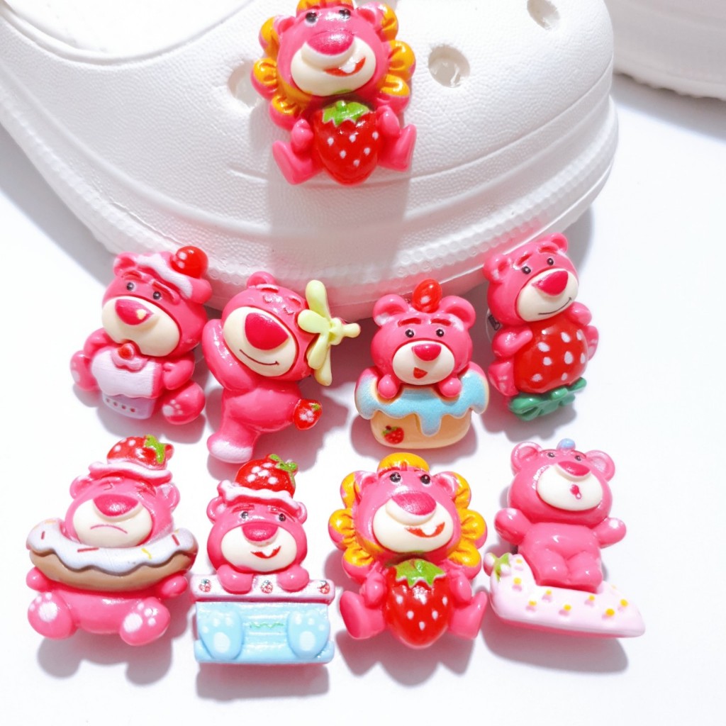 Sticker trang trí dép cross / nút gắn hkdesign mẫu gấu pink ôm dâu gắn sục/ duet nữ