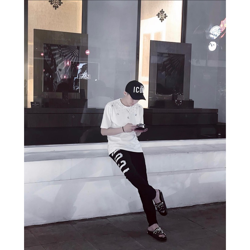 Quần Jean Nam DSQUARED2 ICON Đen Vẩy Sơn Quần Bò Nam ICON Hoạ Tiết Chữ Icon Chạy Dọc Vảy Sơn Bản 4 Khuy