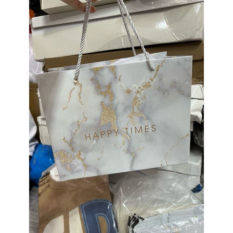 Túi giấy đựng quà hoạ tiết vân đá sang trọng