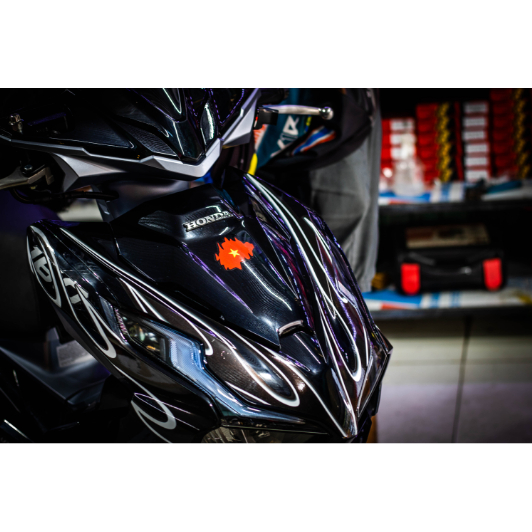 Thiết kế phối màu trắng đen