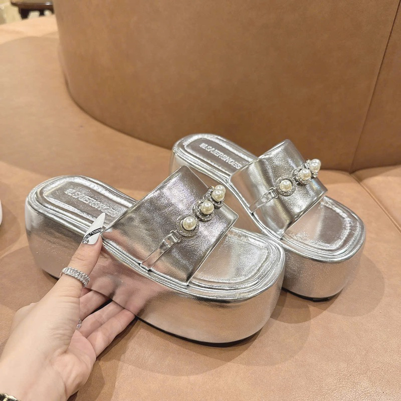 DÉP BÁNH MÌ QUAI NGO C 😍