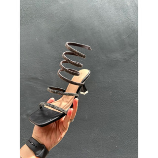 Giày quai lò xo sang chảnh có fullsize size lớn 40,41,42,43 và size nhỏ 35