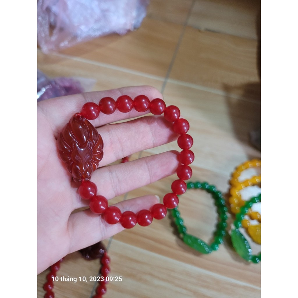 VÒNG TAY ĐÁ HỒ LY CHÍN ĐUÔI