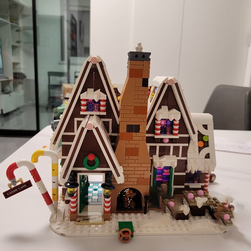 Đồ chơi lắp ráp Noel 0267 19075 Ngôi nhà Giáng sinh bánh kẹo cổ tích - Xếp hình thông minh