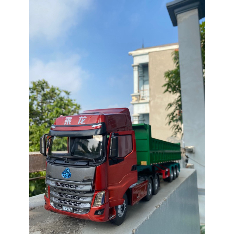 Mô Hình Đầu Kéo Chenglong H7 Màu Đỏ Tỉ Lệ 1:24