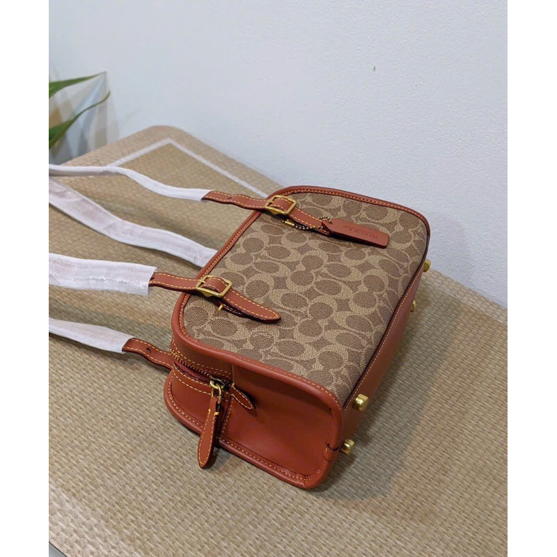 ☘️Túi Coach Swing zip☘️