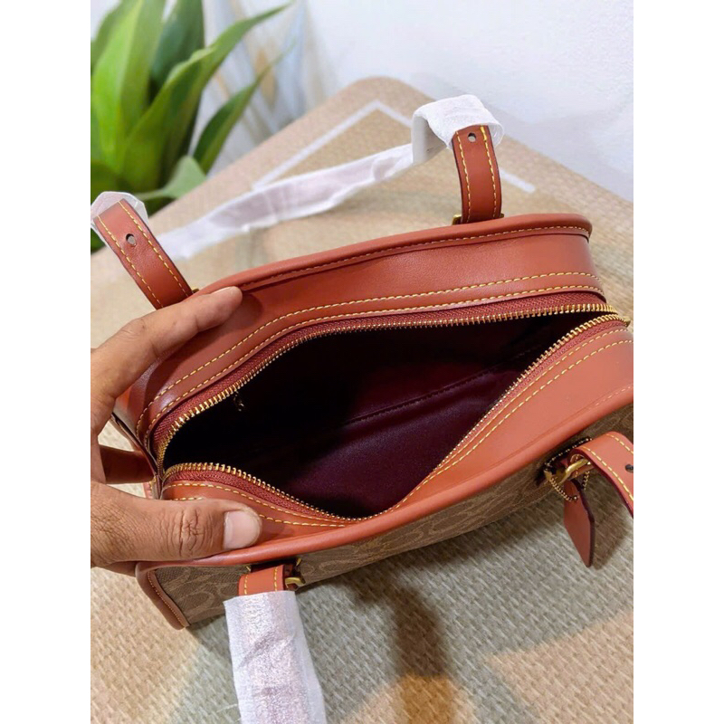 ☘️Túi Coach Swing zip☘️