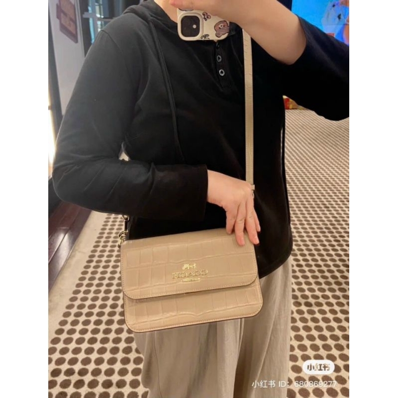 Túi COACH Brynn Shoulder Bag