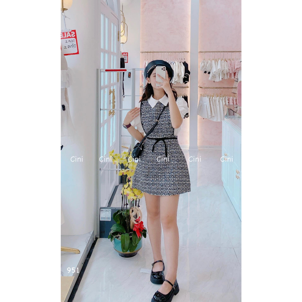 Set váy yếm caro kèm sơ mi