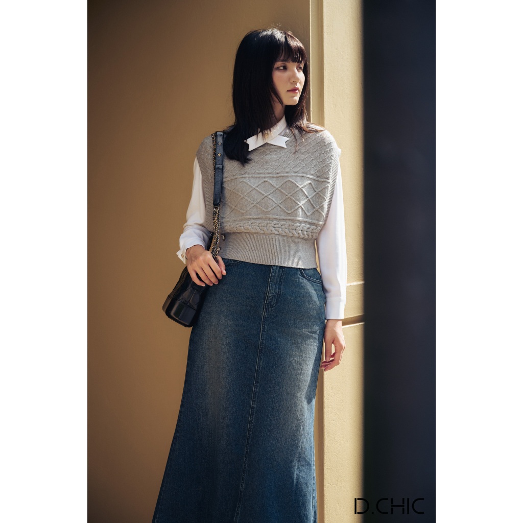 Áo len ba lỗ vặn thừng cúc dưới gấu D.CHIC MS: 188108