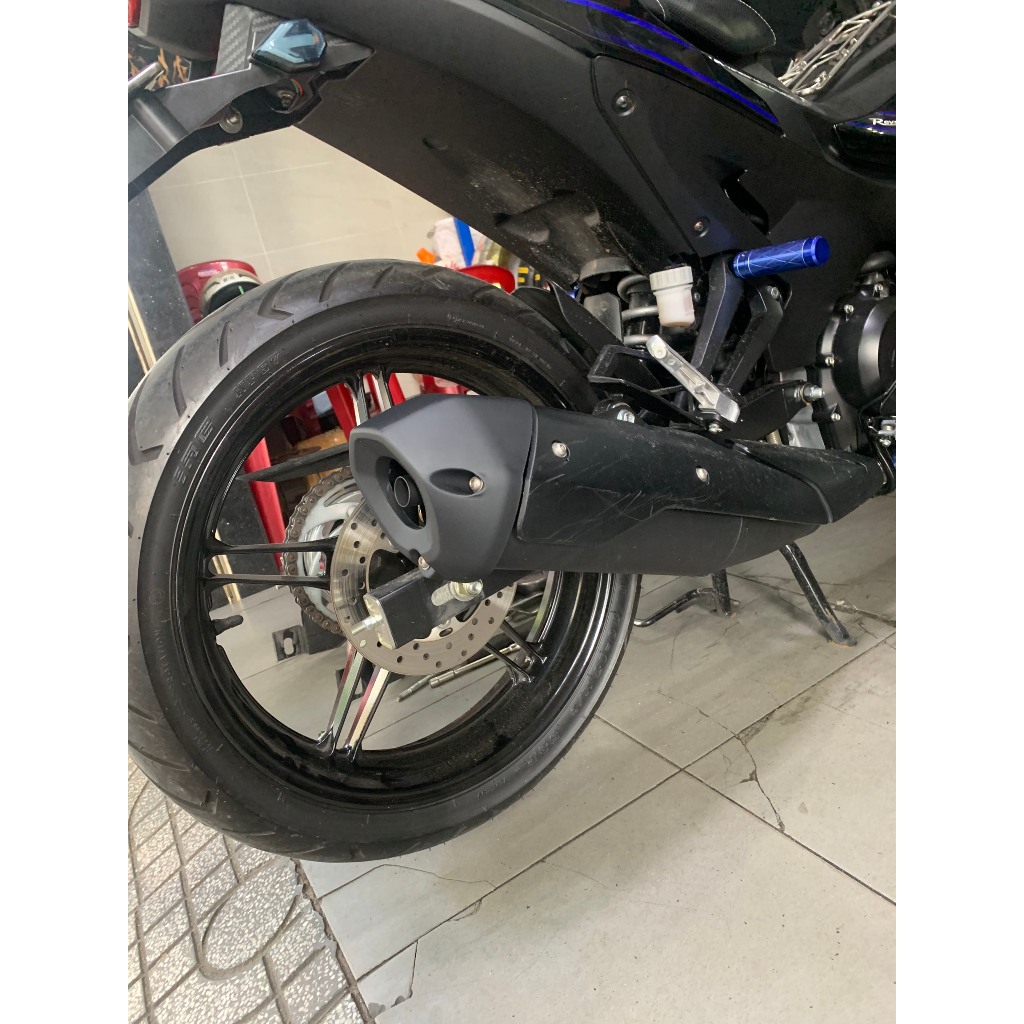 CHỤP PÔ ĐEN NHÁM EXCITER 155 VVA