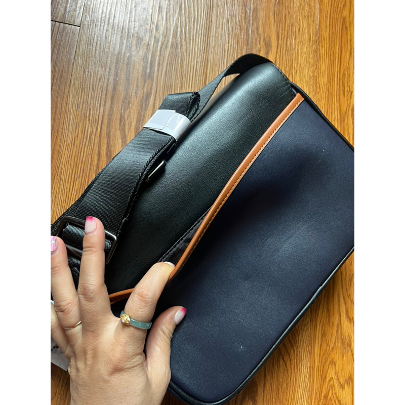 Túi C.oach Nam Đeo Chéo Nắp Gài Phối Màu