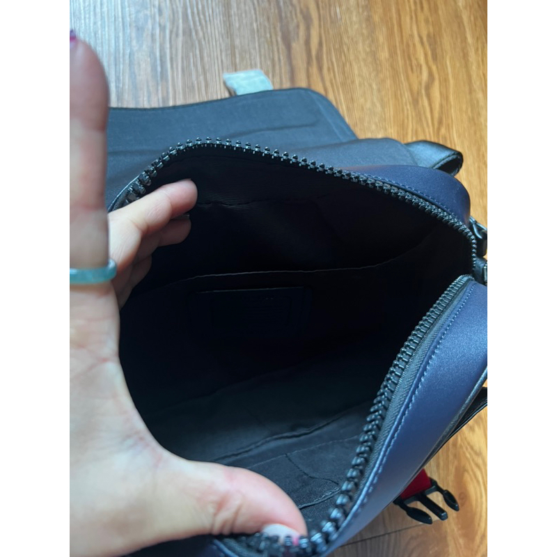 Túi C.oach Nam Đeo Chéo Nắp Gài Phối Màu