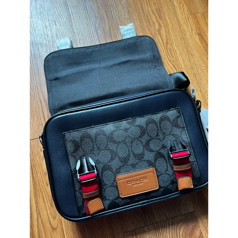 Túi C.oach Nam Đeo Chéo Nắp Gài Phối Màu