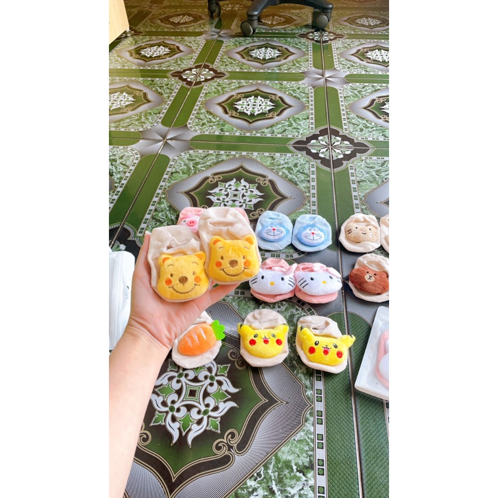Tất thú chống trơn trượt cho bé