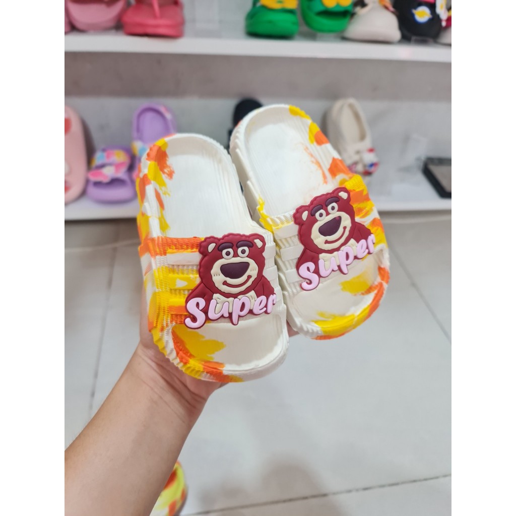 Dép bánh mì loang lỗ cho bé trai hình gấu loang lỗ