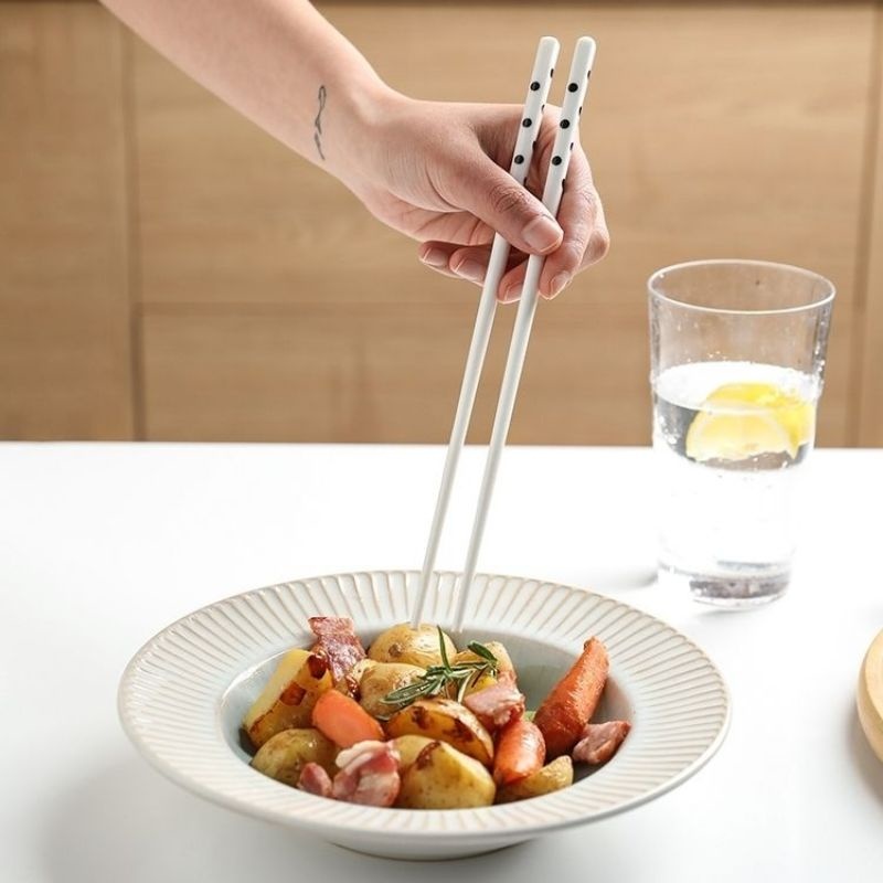 Hộp 5 đôi đũa sứ màu trắng vân đá sang trọng dễ vệ sinh