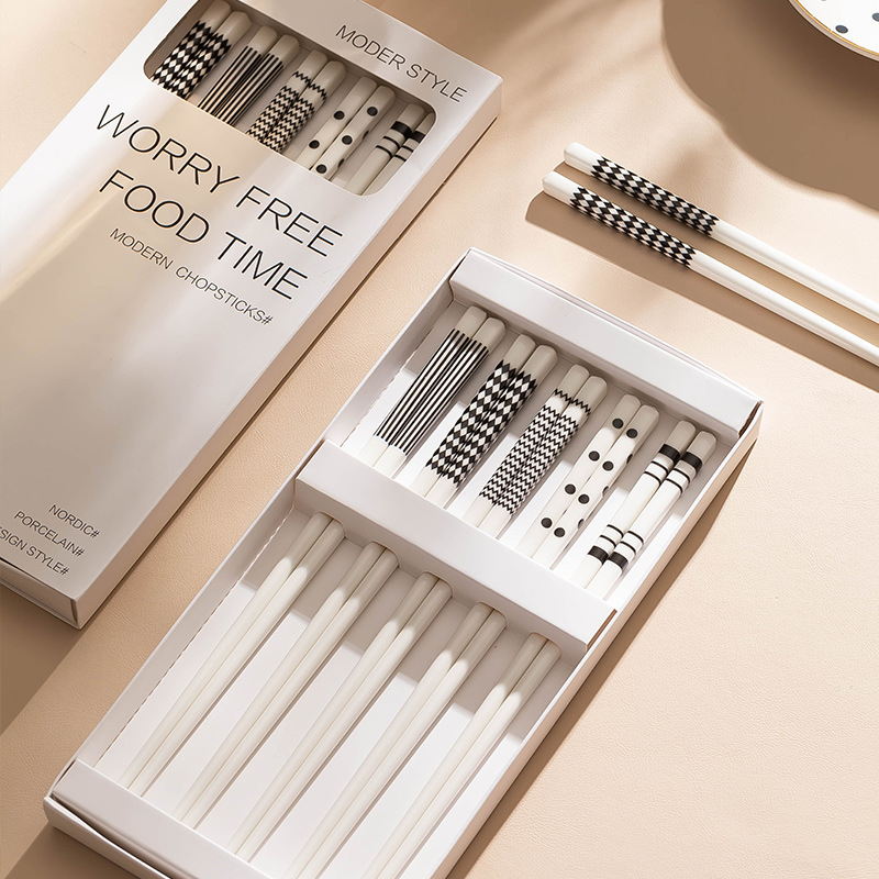 Hộp 5 đôi đũa sứ màu trắng vân đá sang trọng dễ vệ sinh