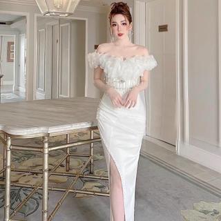 ĐẦM BODY BẸT VAI KẾT ĐÁ EO TUA RUA LÔNG VŨ