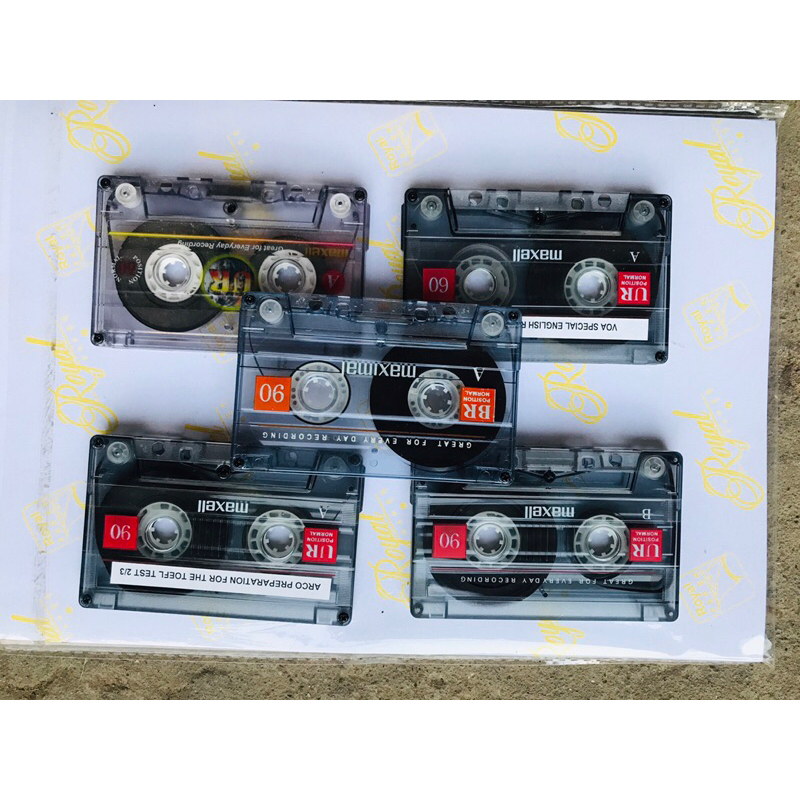 5 cuộn băng cassette Maxell -UR để trưng bầy,trang trí vv.