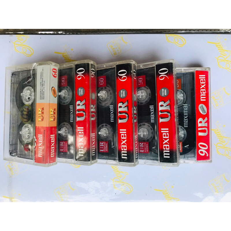 5 cuộn băng cassette Maxell -UR để trưng bầy,trang trí vv.