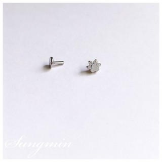 Khuyên tai titan Titanium ASTM F136 chân cún mèo đá