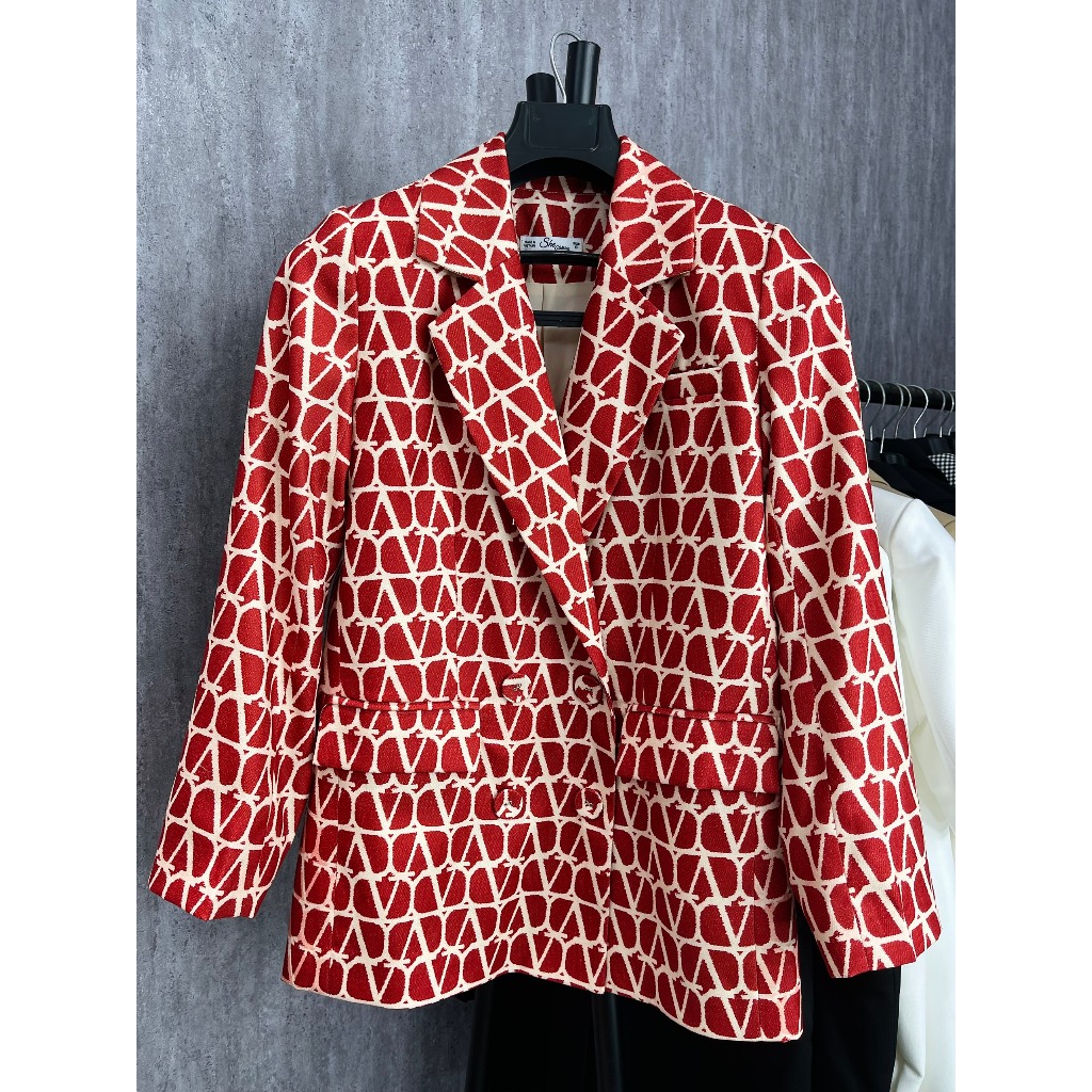 Áo vest dài tay hoạ tiết đỏ đậm AV131