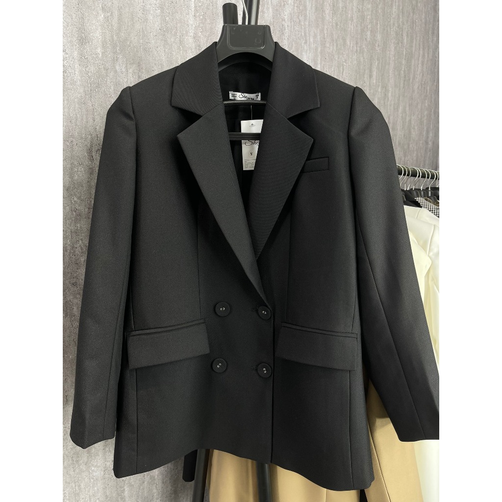 Áo vest đen dài tay cúc bọc AV133