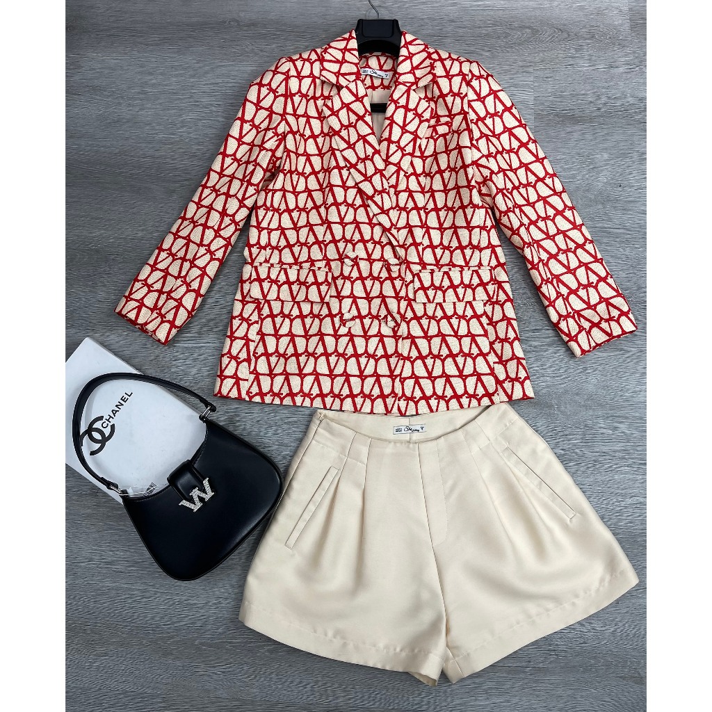 Áo vest dài tay hoạ tiết đỏ AV129