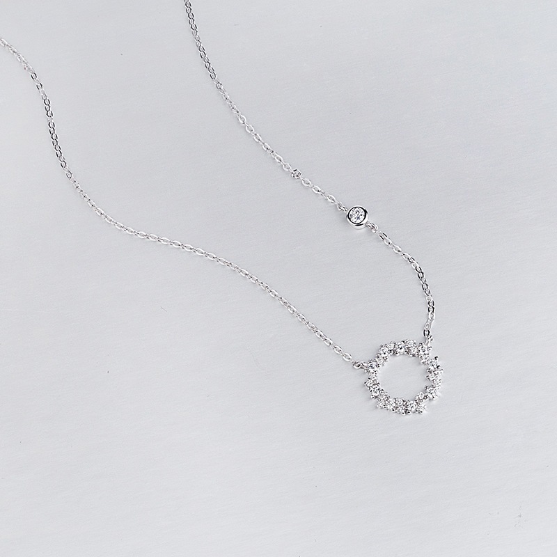 Dây chuyền bạc nữ hình tròn đính đá lấp lánh cao cấp nữ tính Phuc Minh Jewelry.