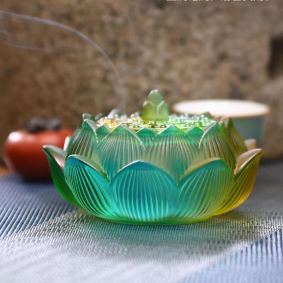 Lư xông trầm hương kèm lót bông chống cháy, Đỉnh đốt nhang bằng thủy tinh nắp chạm tinh xảo