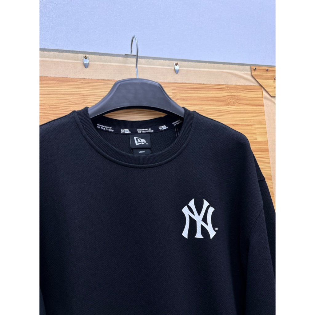 Sweater NewEra x MLB logo NY in trước sau, nỉ da cá, unisex