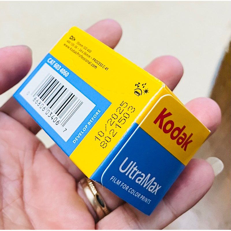 Kodak Ultramax 400 36exp Date 10/2025 Phiên bản mới film 35mm loại hộp lẻ Single box 1 hộp có 1 cuộn