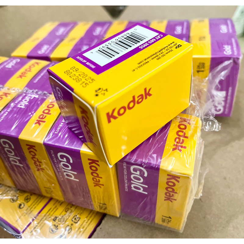 Kodak Gold 200 24EXP Date 09/2025 phiên bản mới loại hộp lẽ 1 hộp có 1 cuộn Film 35mm