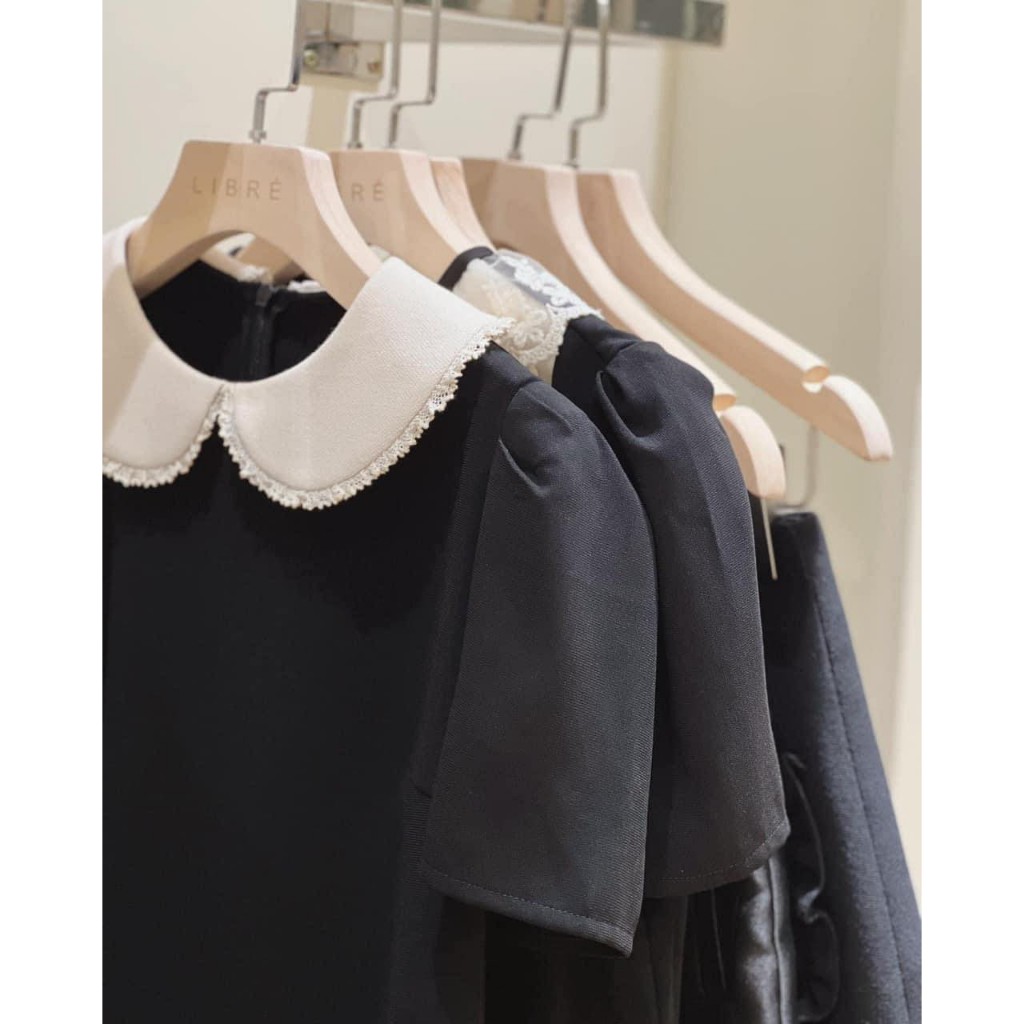 Áo cổ sen viền ren