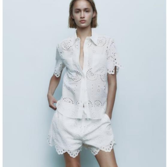 Áo Zara Sơ Mi Ngắn Tay Thêu đột Họa Tiết Zara + Quần Short Lưng Cao Xinh Xắn
