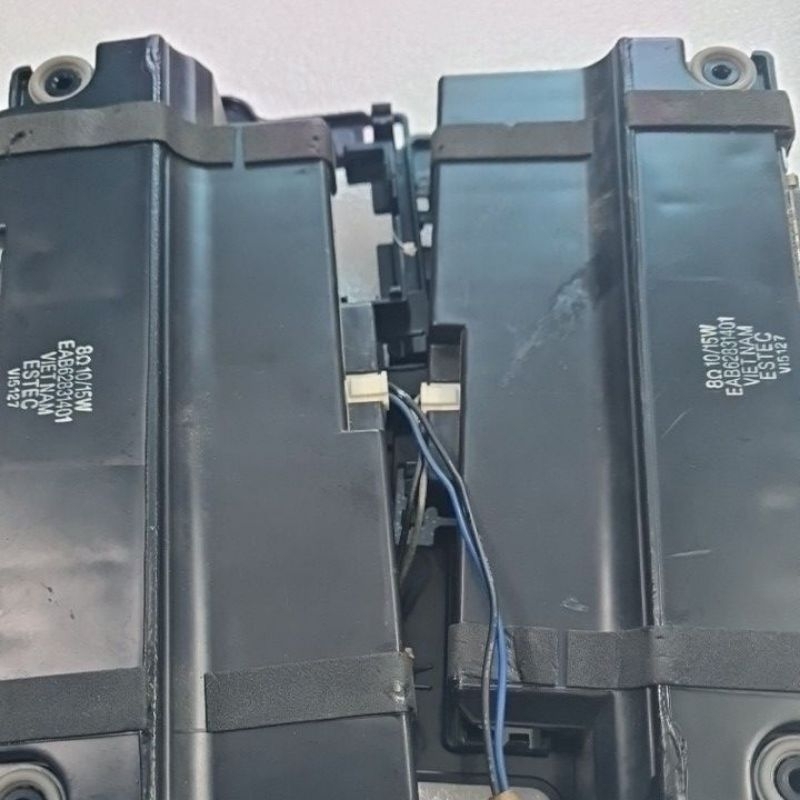 Cặp loa toàn dãi 8 ohm /15w, tháo từ tivi  LG. 32LN5120 , có sẵn hôp cộng hưởng