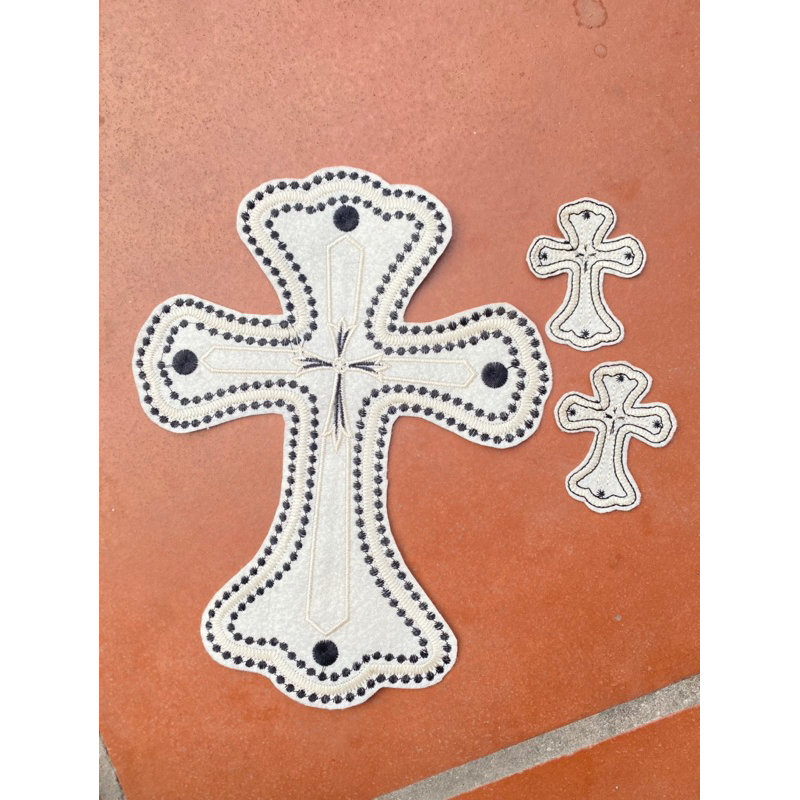 Sticker logo thêu thánh giá ủi nhiệt