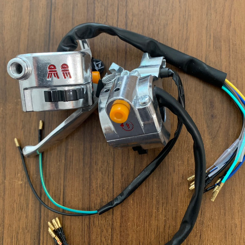 Đôi cụm công tắc Cub 81 82, kèm tay phanh thắng (củ cho xe máy Honda 79 84 67 - Hàng tốt,