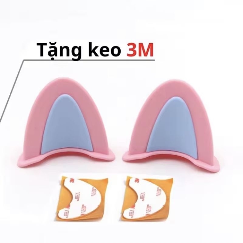 Tai mèo gắn mũ bảo hiểm