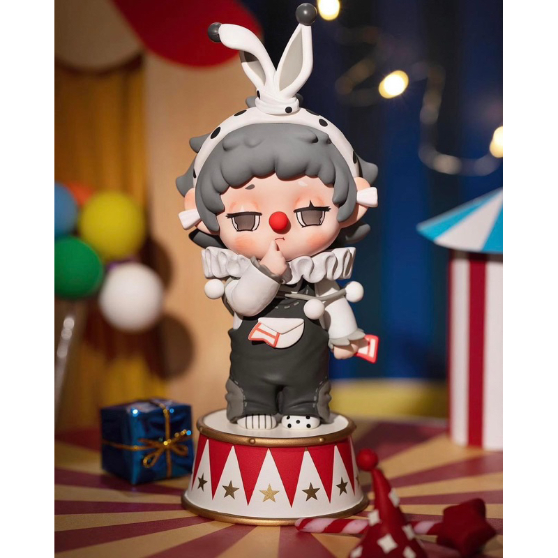 𝐅𝐀𝐘𝐀 𝐇𝐈𝐃𝐄 𝐈𝐍 𝐓𝐇𝐄 𝐌𝐎𝐌𝐄𝐍𝐓𝐒