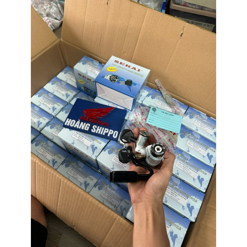 Khoá 8 cạnh gắn dream kèm khoá yên Sekai