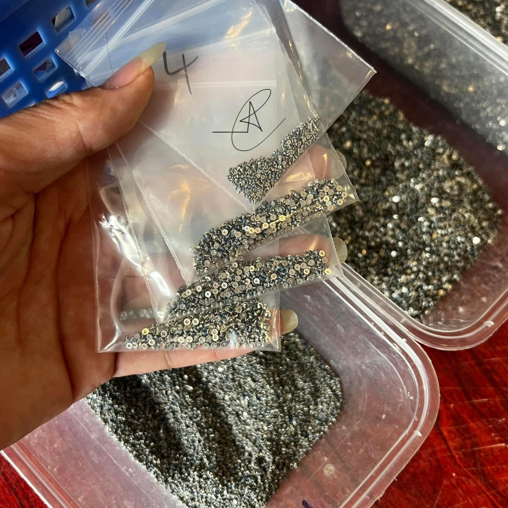 100 con 3 cạnh 4 cạnh