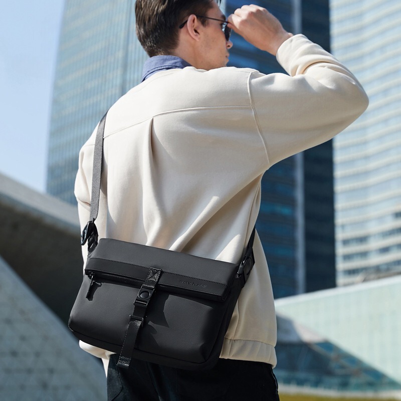 Túi đeo chéo du lịch, túi messenger đựng iPad - ARCTIC HUNTER - K00567