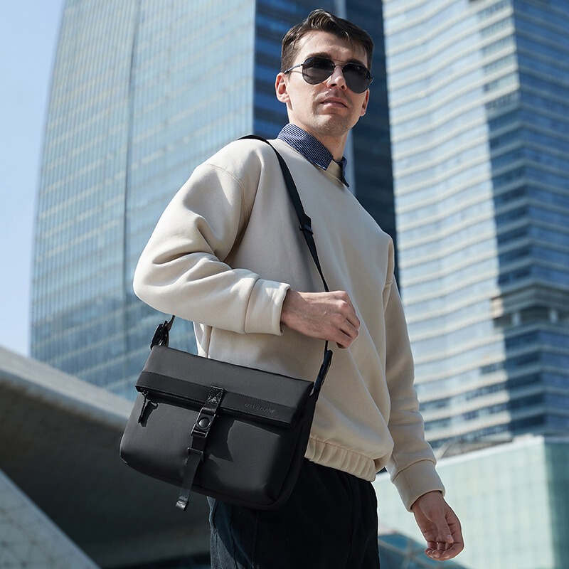 Túi đeo chéo du lịch, túi messenger đựng iPad - ARCTIC HUNTER - K00567