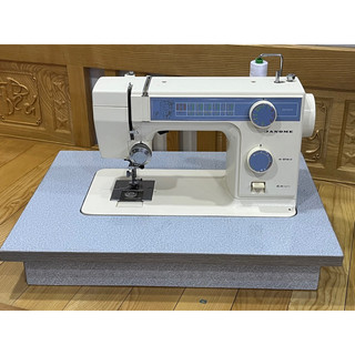 Máy may Janome 750 máy cơ may bằng bàn đạp ga