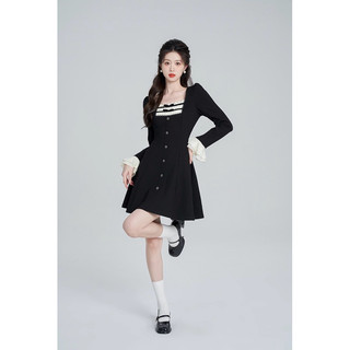 đầm đen phối tay xoè thiểu thư