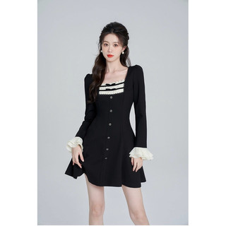 đầm đen phối tay xoè thiểu thư